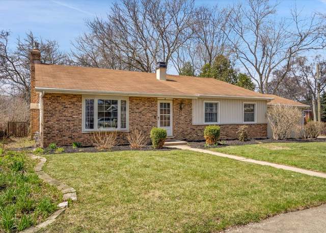 Property at 916 Granville Ave, Mundelein, IL 60060, 4 beds, 2 baths