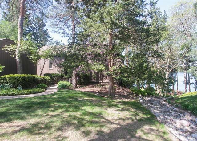 Property at 190C Pine Crest Cir Unit M138, Lake Barrington, IL 60010, 3 beds, 3 baths
