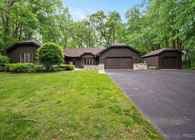 Property at 43W301 Hawkeye Dr, Elburn, IL 60119, 4 beds, 3 baths