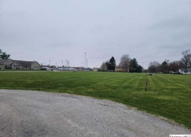 Property at #8 Russell Ct, Carthage, IL 62321-1258
