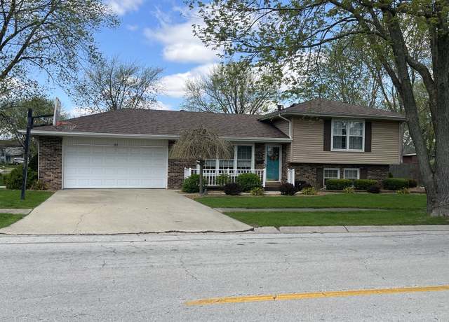Property at 201 Meadows Rd S, Bourbonnais, IL 60914, 4 beds, 1.5 baths
