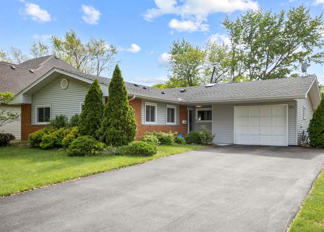 Property at 1850 Pierce Rd, Hoffman Estates, IL 60169, 4 beds, 2 baths