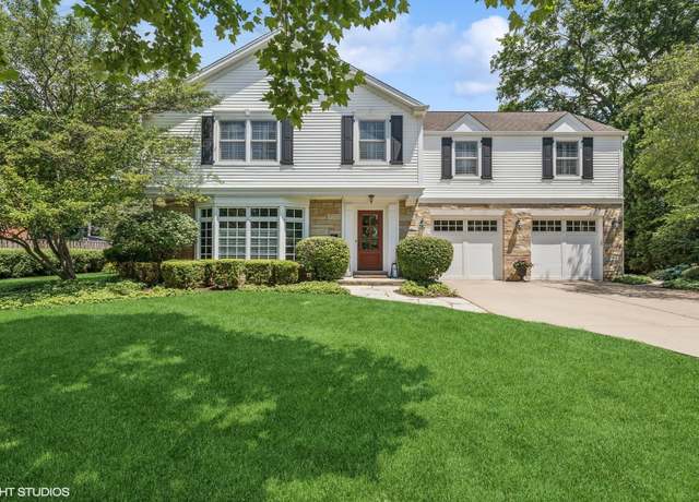 Property at 423 S Beverly Ln, Arlington Heights, IL 60005, 4 beds, 3.5 baths