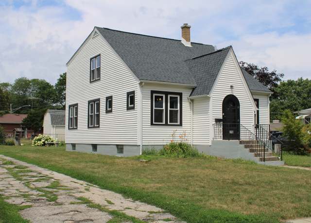 Property at 316 Marguerite St, Elgin, IL 60123, 4 beds, 2 baths