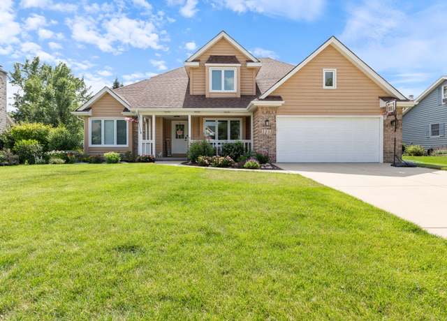 Property at 1231 Averill Dr, Batavia, IL 60510, 5 beds, 2.5 baths