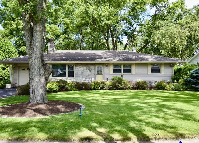 Property at 195 Peterson Pkwy, Crystal Lake, IL 60014, 3 beds, 2 baths