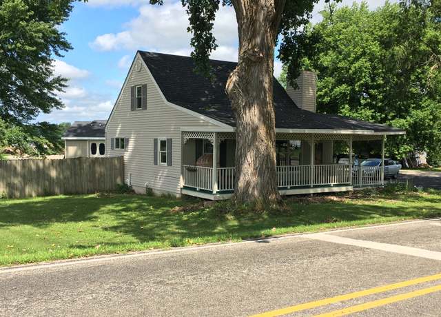 Property at 125 N 2nd St, Malta, IL 60150, 3 beds, 1 bath