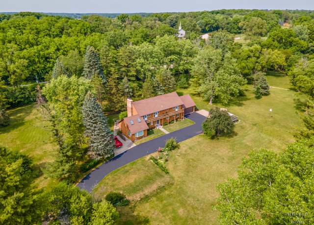 Property at 179-G Tamarack Ln, Barrington Hills, IL 60010, 4 beds, 2.5 baths