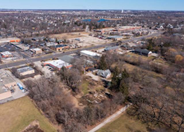 Property at 900 Grand Ave, Elgin, IL 60120