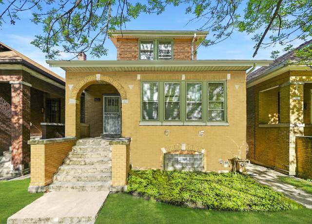 Property at 6131 N Rockwell St, Chicago, IL 60659, 6 beds, 3 baths