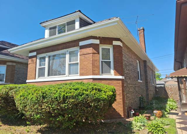 Property at 8732 S Laflin St, Chicago, IL 60620, 6 beds, 2.5 baths