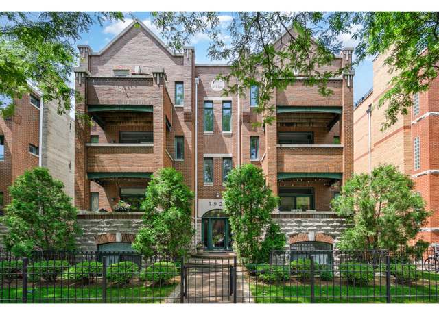 Property at 3924 N Southport Ave Unit 4S, Chicago, IL 60613, 3 beds, 2 baths