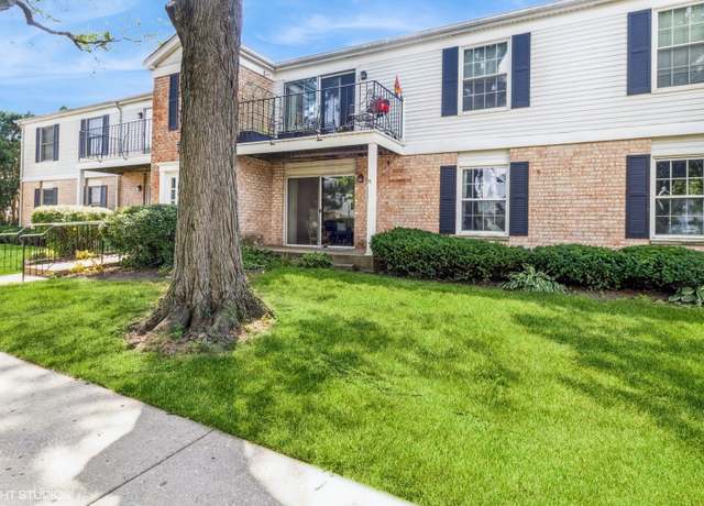 Property at 981 Golf Course Rd #2, Crystal Lake, IL 60014, 2 beds, 1 bath