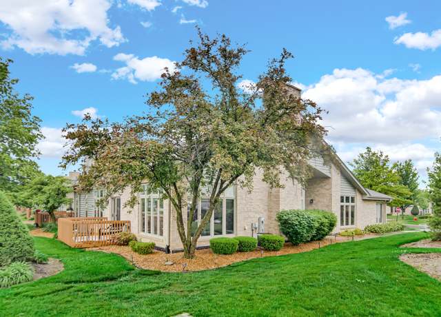 Property at 19 W Bay Rd, Palos Heights, IL 60463, 3 beds, 2.5 baths