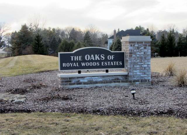 Property at 3408 Royal Woods Dr, Crystal Lake, IL 60014