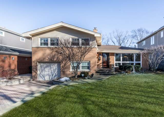 Property at 717 Babetta Ave, Park Ridge, IL 60068, 4 beds, 2 baths