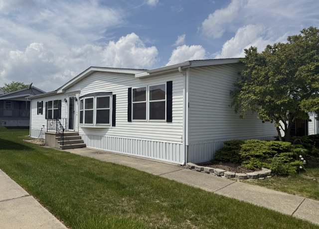 Property at 70 Begonia Dr, Matteson, IL 60443, 3 beds, 2 baths