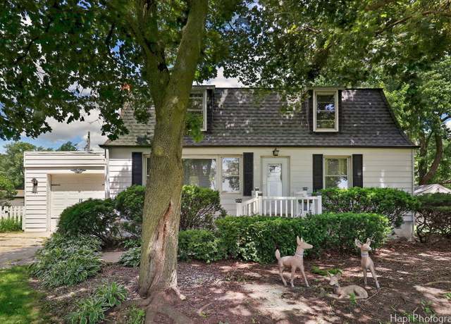 Property at 3914 N Richmond Rd, Johnsburg, IL 60051, 5 beds, 2.5 baths