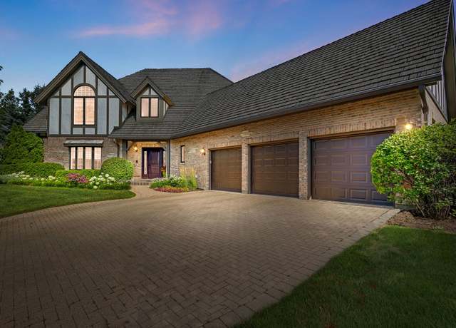 Property at 804 Kenmare Dr, Burr Ridge, IL 60527, 4 beds, 4.5 baths