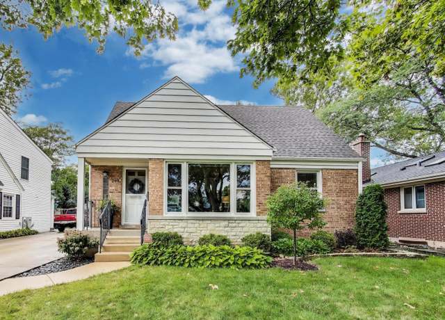 Property at 240 Parkview Rd, Glenview, IL 60025, 4 beds, 2 baths