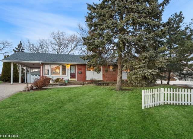 Property at 10 Flagstaff Ln, Hoffman Estates, IL 60169, 3 beds, 2 baths