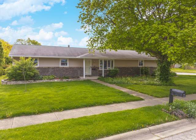 Property at 220 Cambridge Dr, Normal, IL 61761, 3 beds, 2 baths