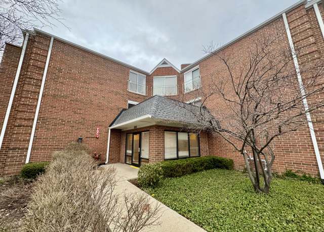 Property at 805 Leicester Rd #103, Elk Grove Village, IL 60007, 2 beds, 2 baths