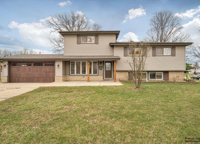 Property at 747 S Wisconsin Ave, Addison, IL 60101, 5 beds, 3 baths