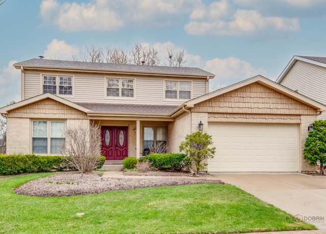 Property at 305 Ronnie Dr, Buffalo Grove, IL 60089, 4 beds, 2.5 baths