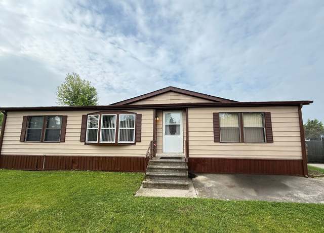 Property at 268 Blackthorn Rd, Matteson, IL 60443, 3 beds, 2 baths