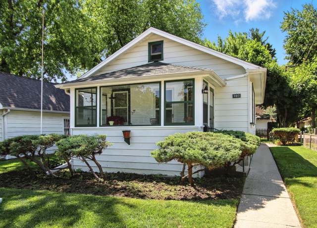 Property at 907 W Grove Ave, Waukegan, IL 60085, 2 beds, 1 bath