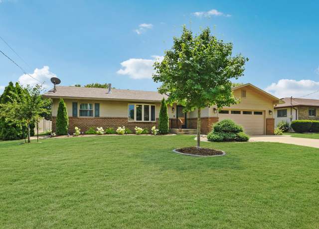 Property at 240 Garfield Ave, Lasalle, IL 61301, 2 beds, 2 baths