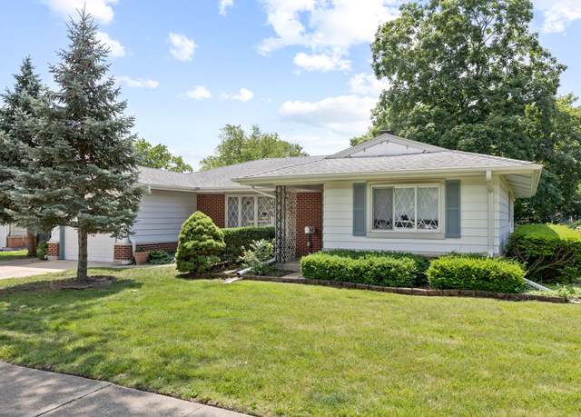 Property at 534 Grosvener Ln, Elk Grove Village, IL 60007, 3 beds, 1.5 baths
