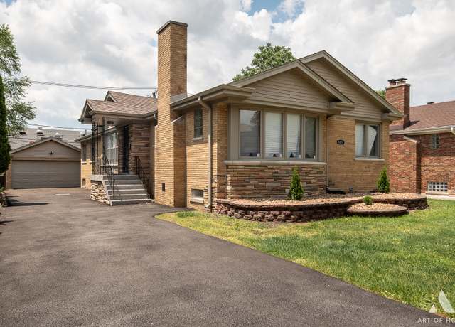 Property at 9616 S Claremont Ave, Chicago, IL 60643, 5 beds, 2.5 baths