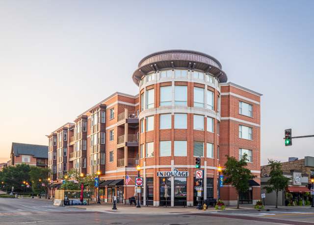 Property at 945 Burlington Ave #203, Downers Grove, IL 60515, 2 beds, 2 baths