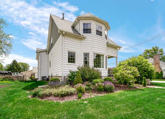 Property at 1048 Somonauk St, Sycamore, IL 60178, 4 beds, 2.5 baths