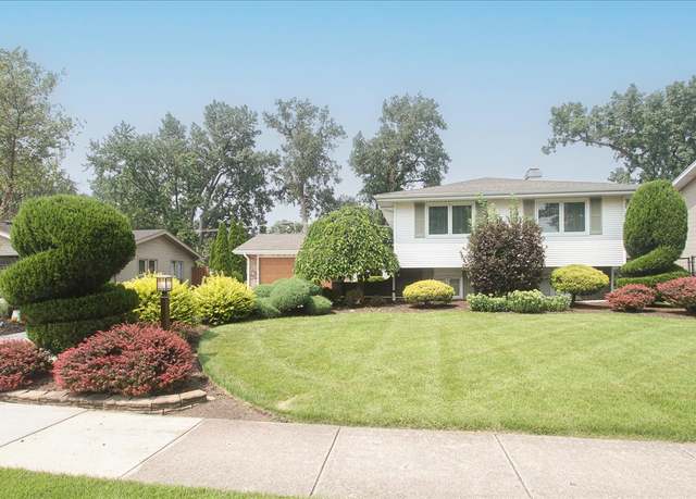 Property at 20W608 22nd St, Lombard, IL 60148, 4 beds, 3 baths