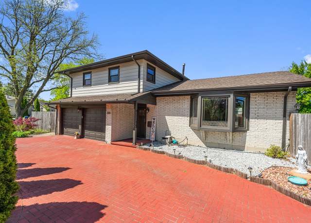 Property at 200 Marshall Dr, Des Plaines, IL 60016, 3 beds, 3 baths