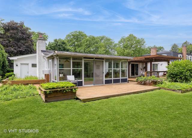Property at 855 Beverly Pl, Lake Forest, IL 60045, 4 beds, 3 baths