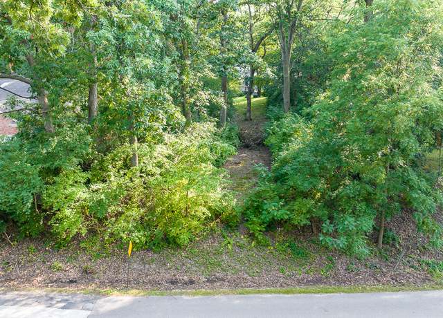 Property at 1911 SW Candlewick Dr, Poplar Grove, IL 61065