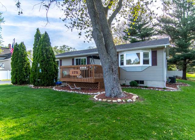 Property at 175 S Cash St, Seneca, IL 61360, 3 beds, 1.5 baths