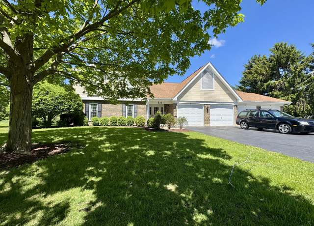 Property at 211 N Creekside Trl Unit B, Mchenry, IL 60050, 2 beds, 2 baths