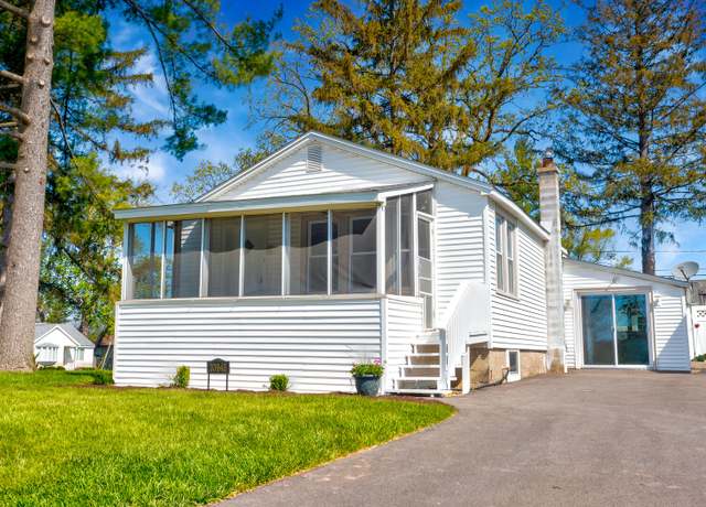 Property at 33945 N Lake Rd, Grayslake, IL 60030, 3 beds, 1 bath