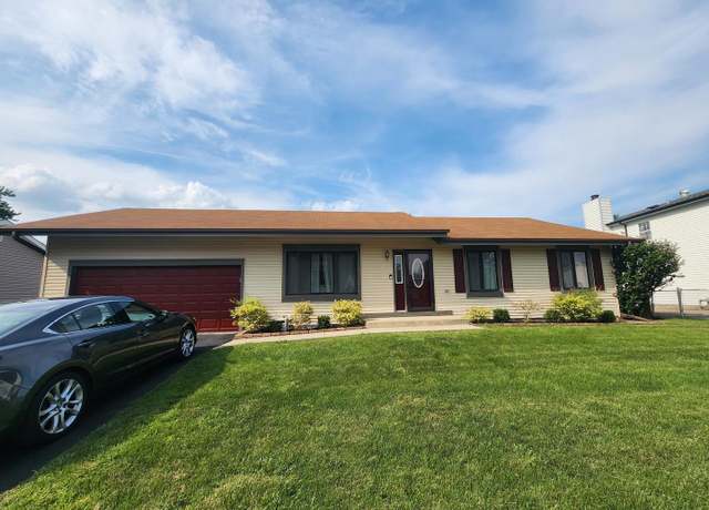 Property at 640 Lido Ter W, Bartlett, IL 60103, 3 beds, 2 baths