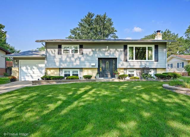 Property at 6718 Briargate Dr, Downers Grove, IL 60516, 3 beds, 2 baths