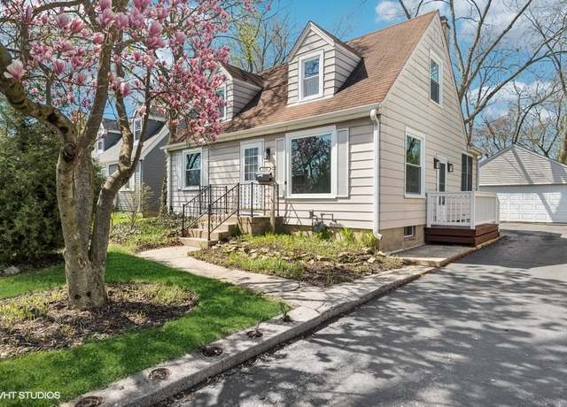 Property at 1552 Mccraren Rd, Highland Park, IL 60035, 4 beds, 2 baths