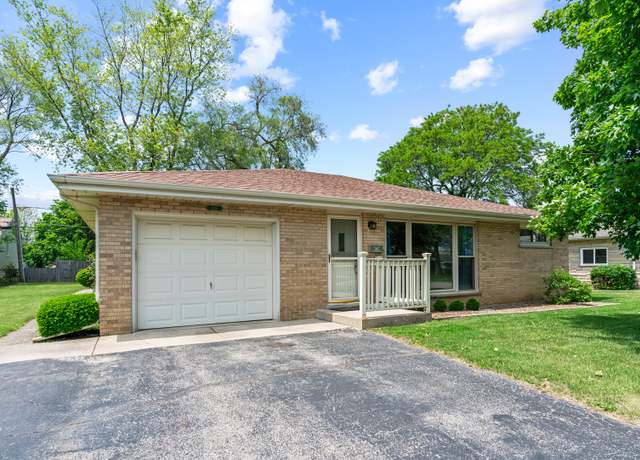 Property at 419 Brown St, Wauconda, IL 60084, 4 beds, 2 baths