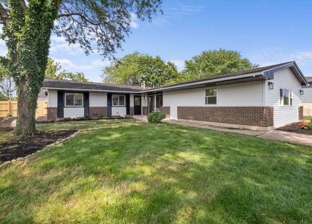 Property at 450 Manor Hill Ln, Lombard, IL 60148, 3 beds, 2 baths