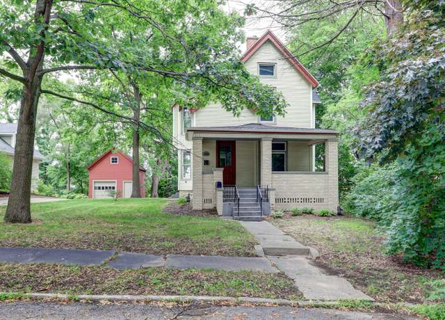 Property at 105 S Dement Ave, Dixon, IL 61021, 3 beds, 1.5 baths