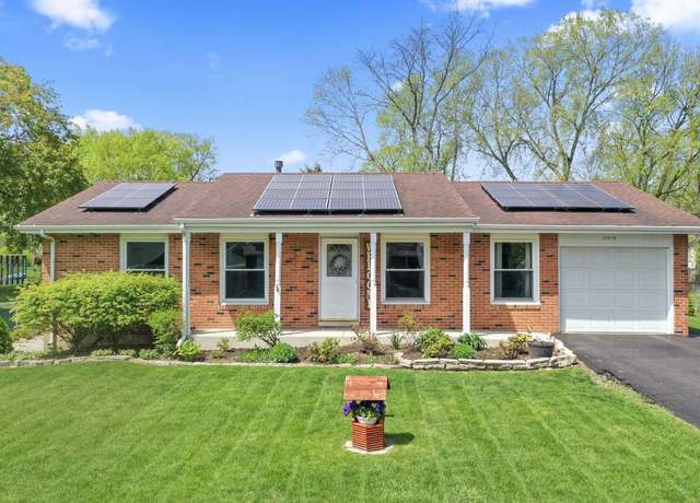 Property at 23610 N Overhill Dr, Lake Zurich, IL 60047, 3 beds, 3 baths